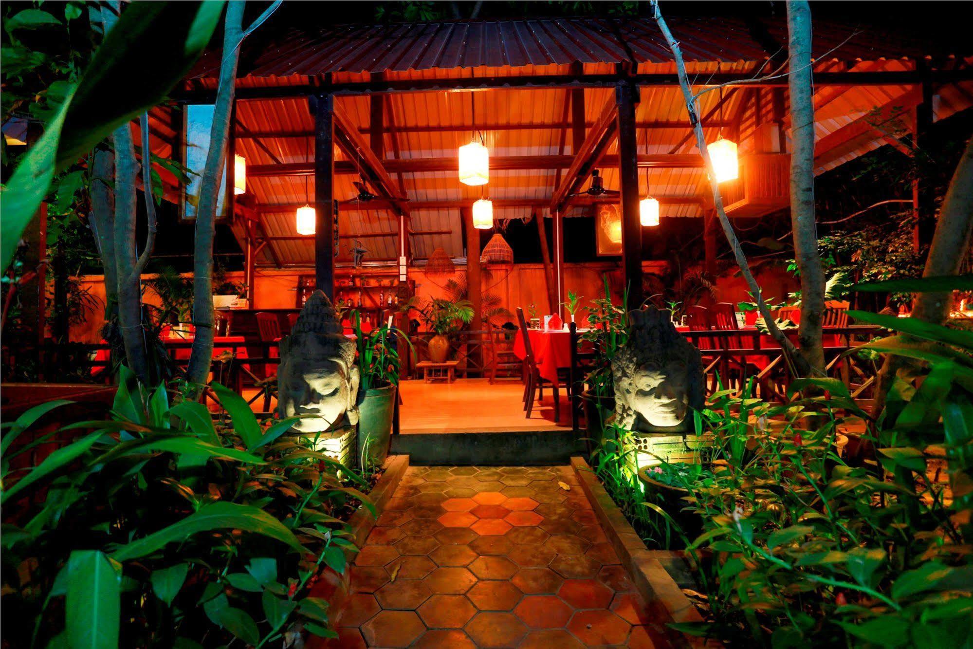 Forest King Hotel Siem Reap Ngoại thất bức ảnh